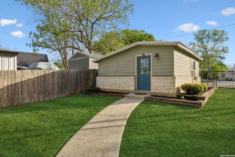230 Lee Street Seguin TX 78155