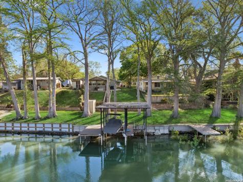 230 Lee Street Seguin TX 78155