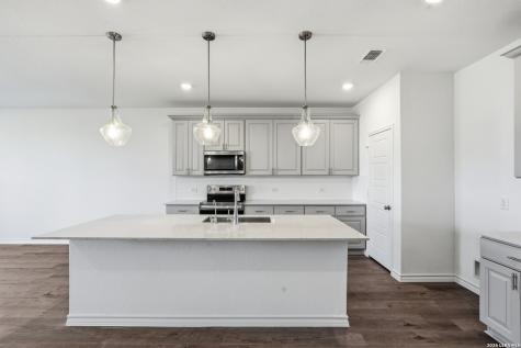 506 Nightingale Avenue Marion TX 78124