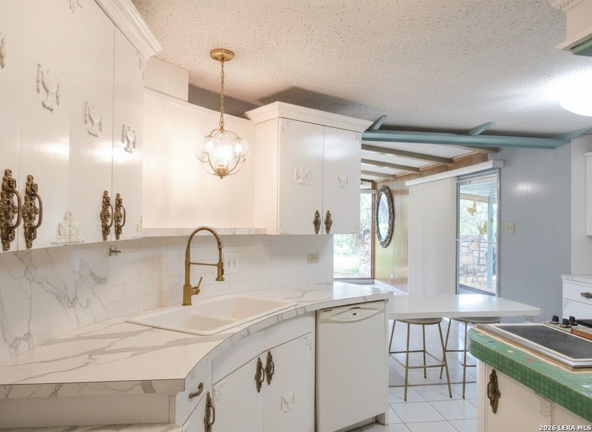2415 Hillcrest Drive San Antonio TX 78228
