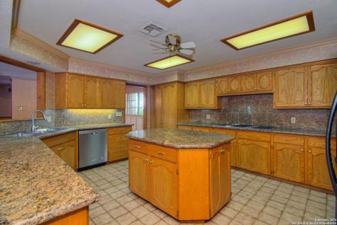 225 Wingate Court Seguin TX 78155