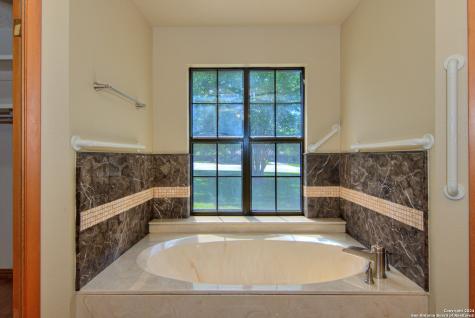 225 Wingate Court Seguin TX 78155
