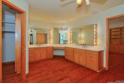 225 Wingate Court Seguin TX 78155