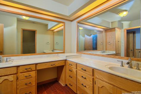 225 Wingate Court Seguin TX 78155