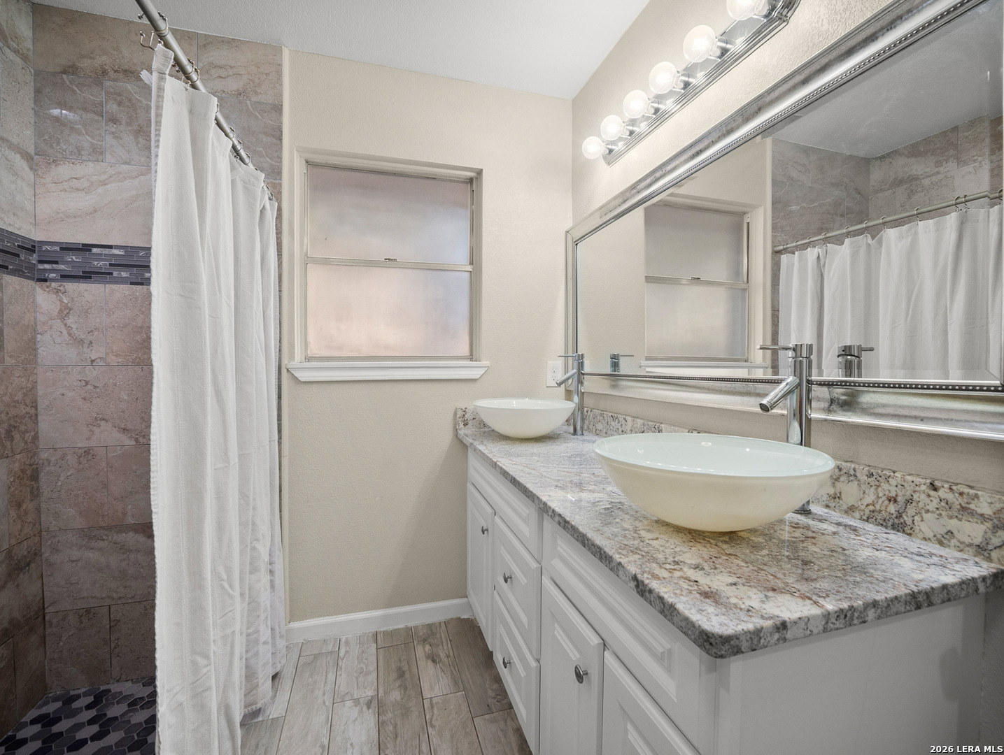 5302 Charter Oak San Antonio TX 78229