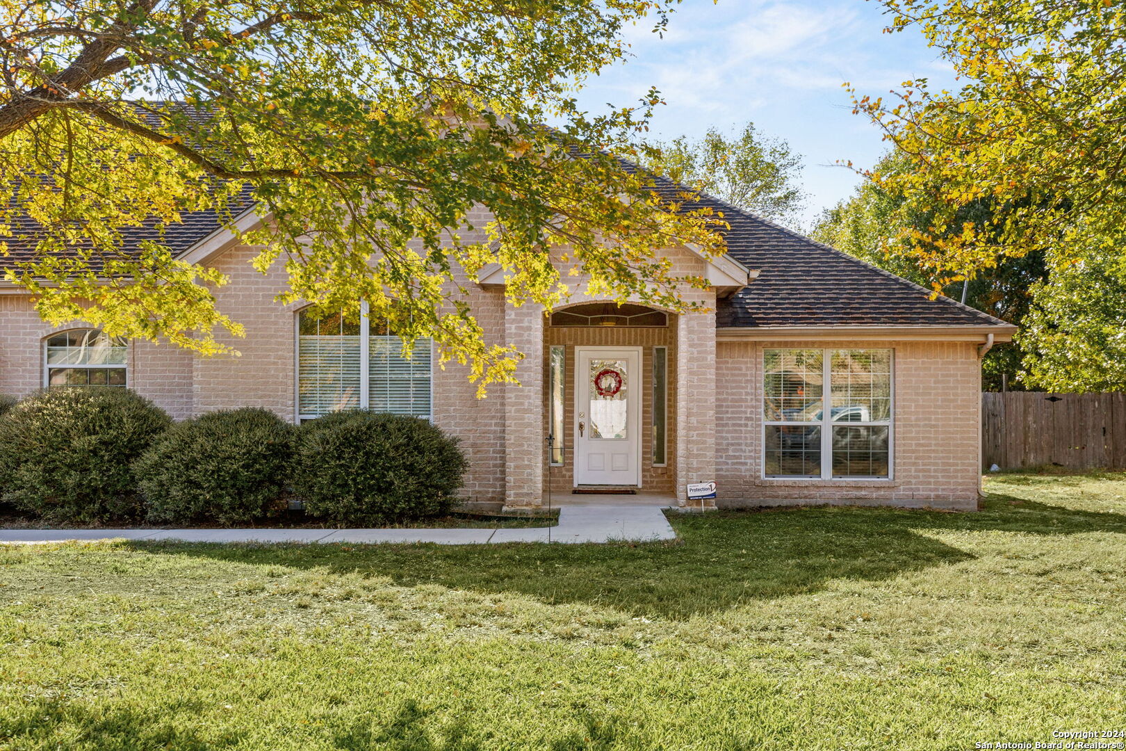 1481 Savannah Pr Seguin TX 78155