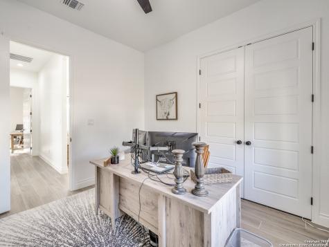218 Edgewood Circle Bandera TX 78003