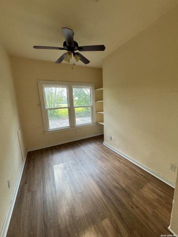 265 County Road 5227 Hondo TX 78861