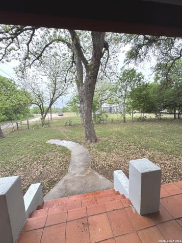 265 County Road 5227 Hondo TX 78861