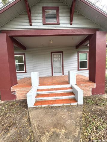 265 County Road 5227 Hondo TX 78861