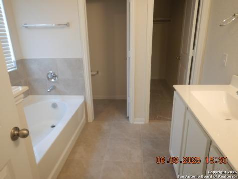 4502 Westbourne Way Converse TX 78109