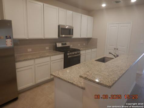 4502 Westbourne Way Converse TX 78109