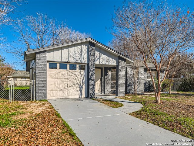 5919 Thornwood San Antonio TX 78218