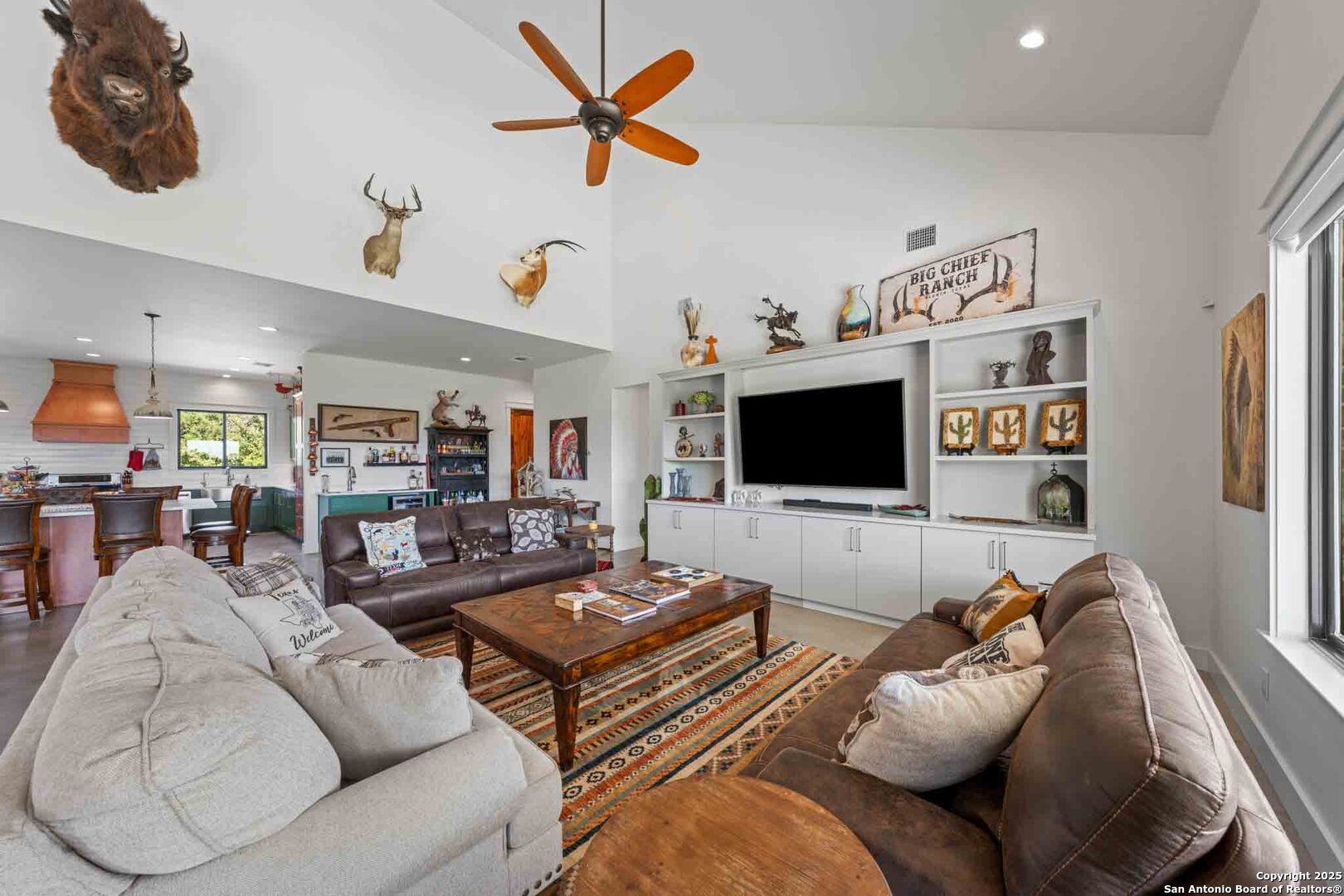 147 Gray Wolf Blanco TX 78606