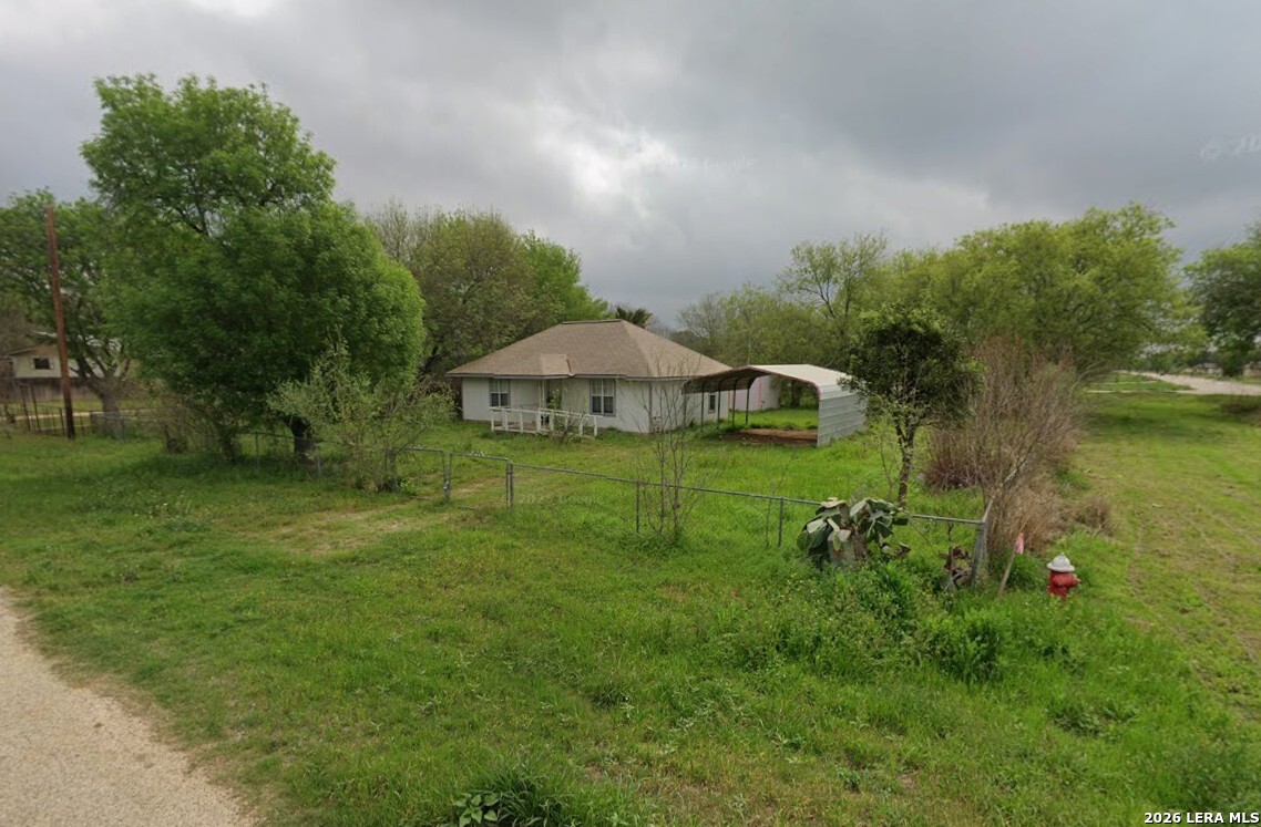 802 County Line Road Jourdanton TX 78026