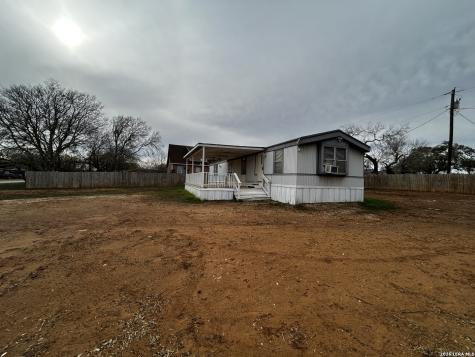 1207 Orange Street Jourdanton TX 78026