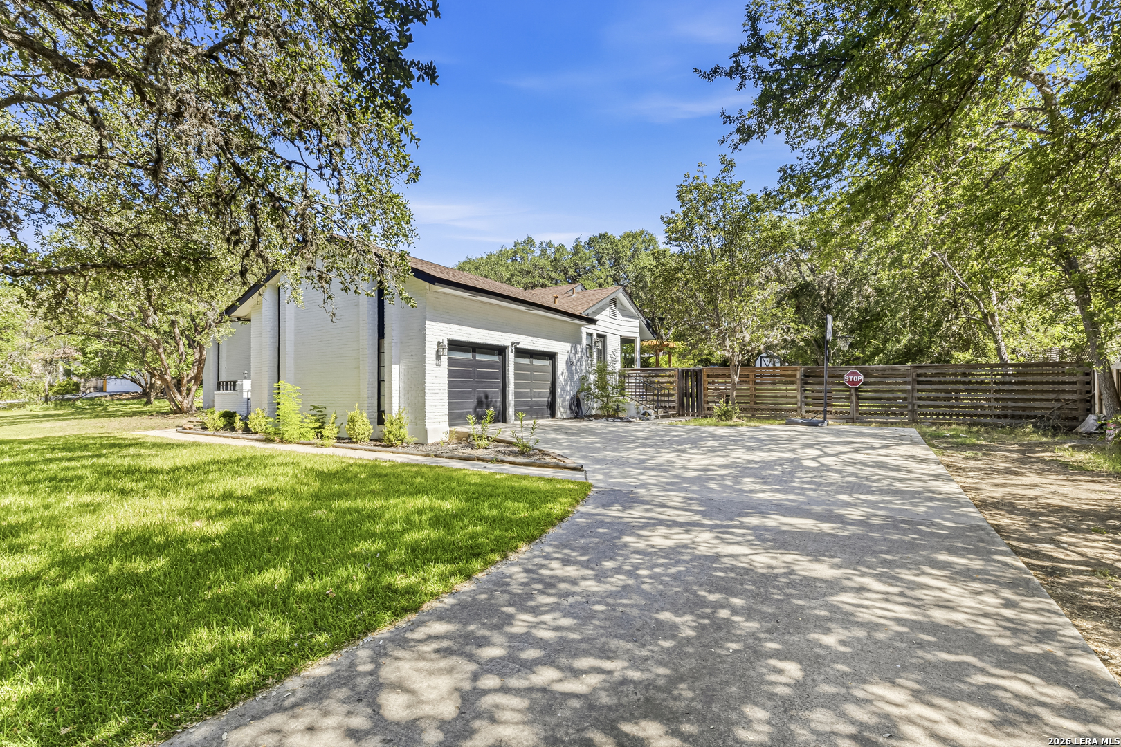 8621 Classic Oaks Lane San Antonio TX 78255
