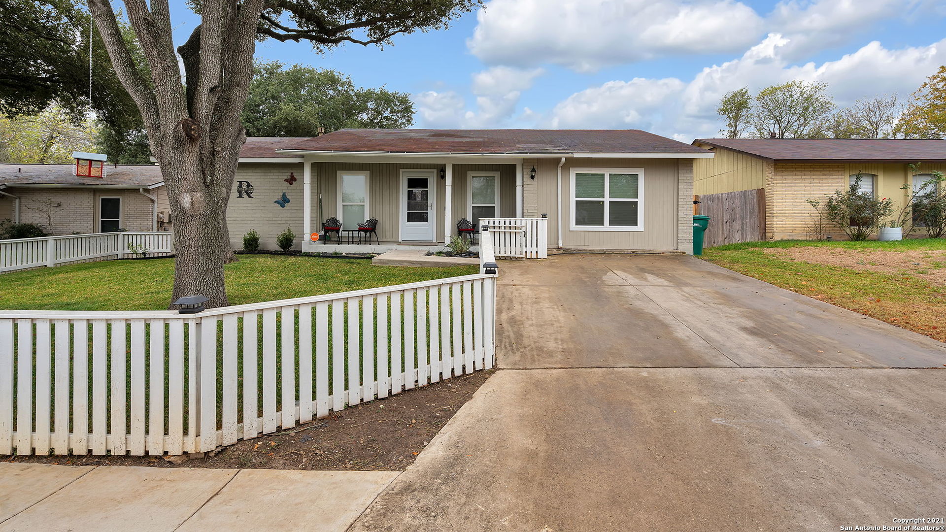 121 N Meadow Street Converse TX 78109