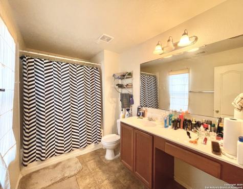 910 Absolon Farm San Antonio TX 78228