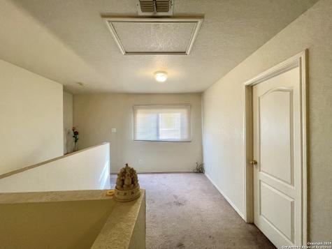 910 Absolon Farm San Antonio TX 78228