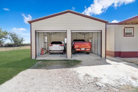 13808 Greenwood Road Atascosa TX 78002