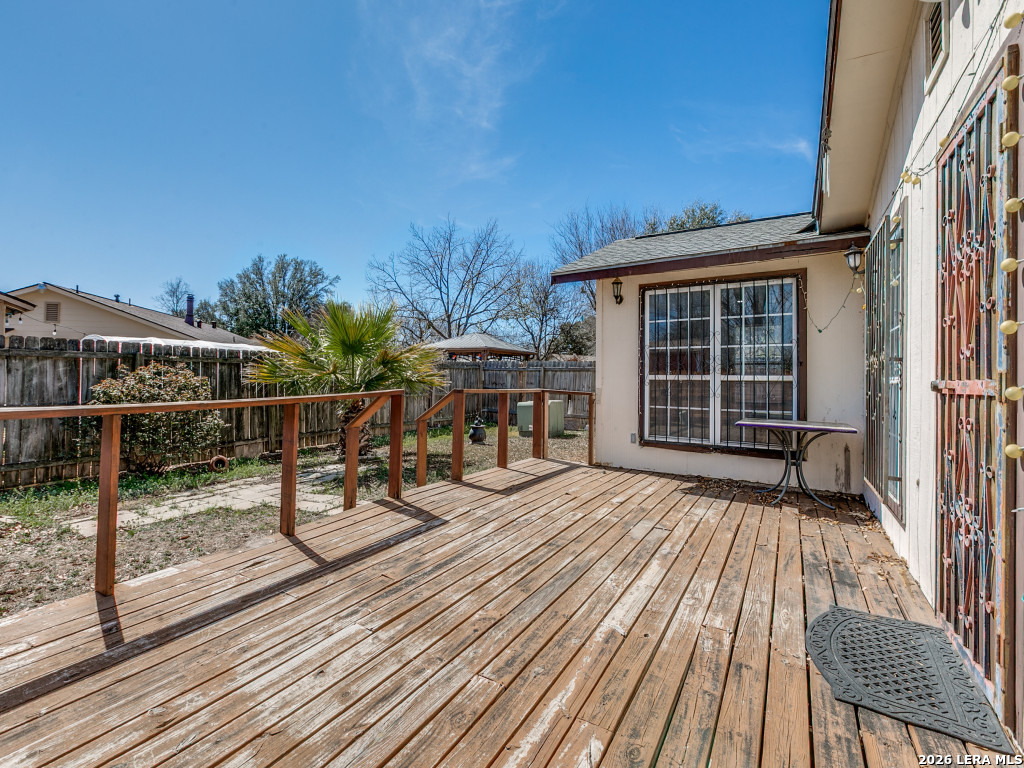 9334 Cliff Way Street San Antonio TX 78250