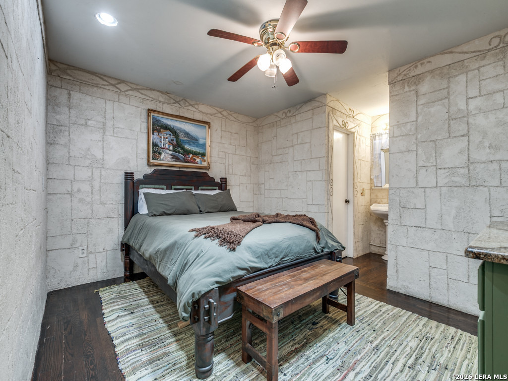 9334 Cliff Way Street San Antonio TX 78250