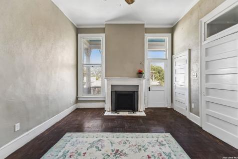 339 W Woodlawn Avenue San Antonio TX 78212