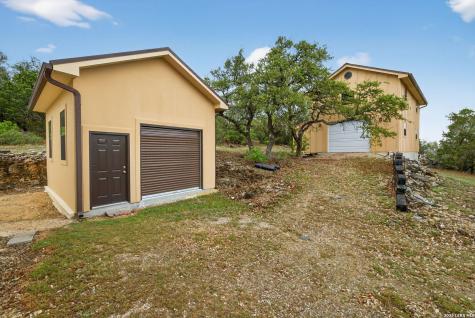 1076 Saddleback Ridge Trail Bandera TX 78003