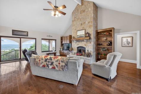 1076 Saddleback Ridge Trail Bandera TX 78003