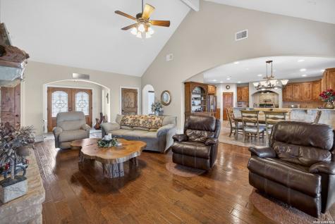 1076 Saddleback Ridge Trail Bandera TX 78003