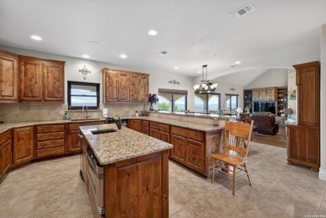 1076 Saddleback Ridge Trail Bandera TX 78003