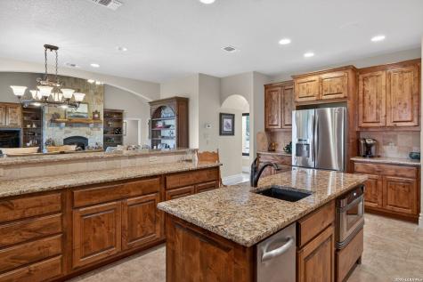 1076 Saddleback Ridge Trail Bandera TX 78003