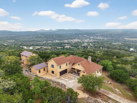 1076 Saddleback Ridge Trail Bandera TX 78003