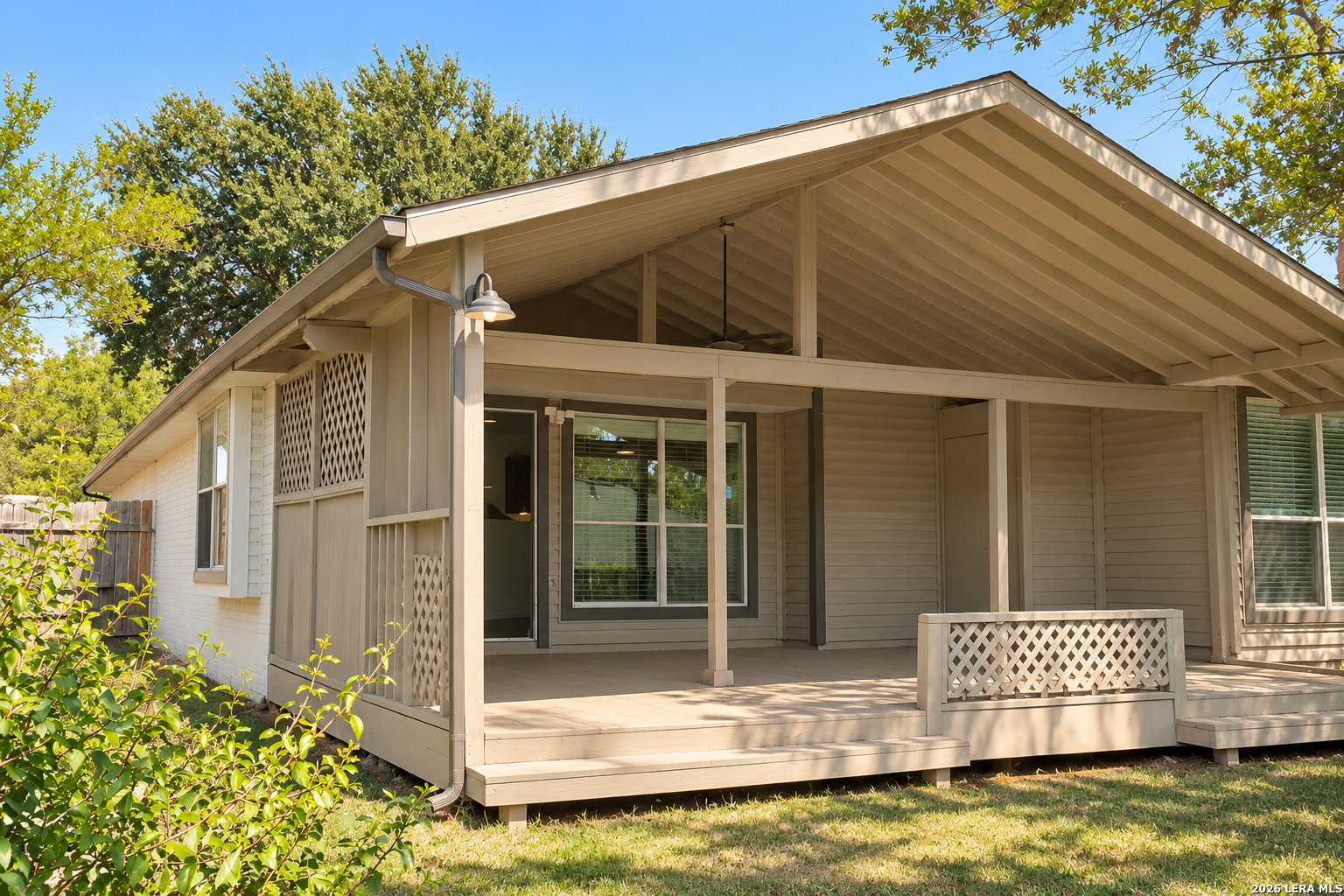 7606 Forest Moon Live Oak TX 78233