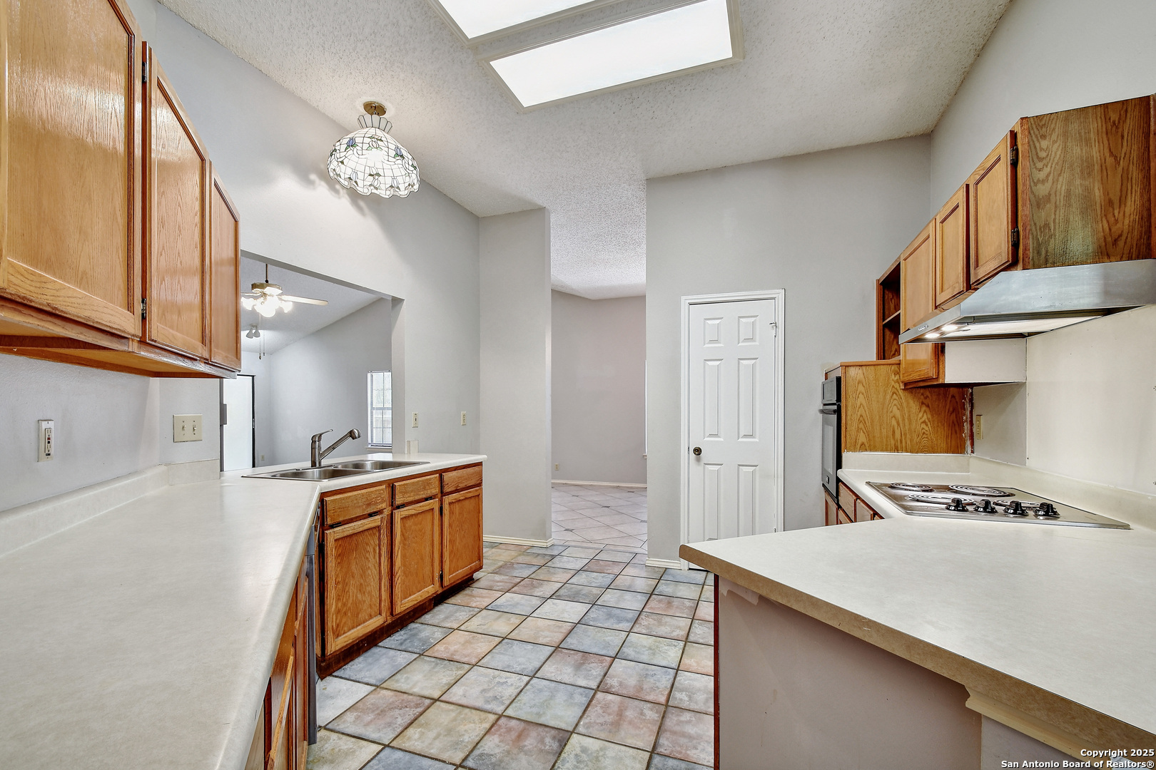 3234 Falcon Grove San Antonio TX 78247