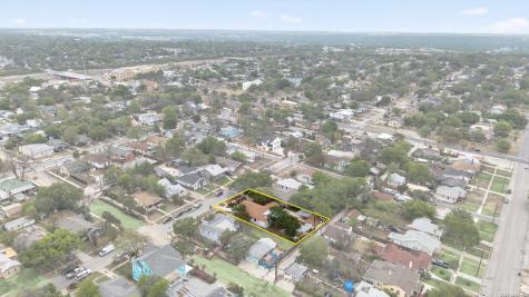 806 Kayton Avenue San Antonio TX 78210