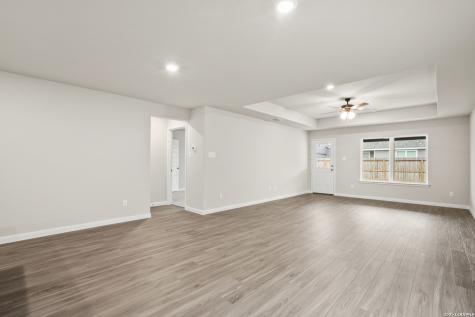 1224 Sweden Seguin TX 78155
