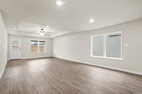 1224 Sweden Seguin TX 78155