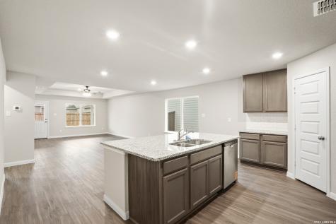 1224 Sweden Seguin TX 78155