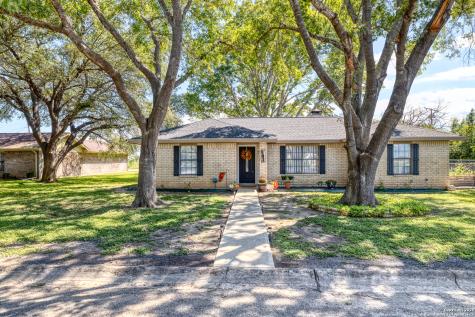 101 S. Bluebonnet Drive Uvalde TX 78801