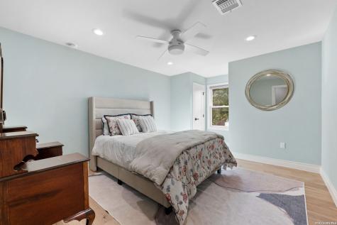 524 Garraty Road Terrell Hills TX 78209