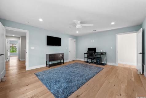524 Garraty Road Terrell Hills TX 78209
