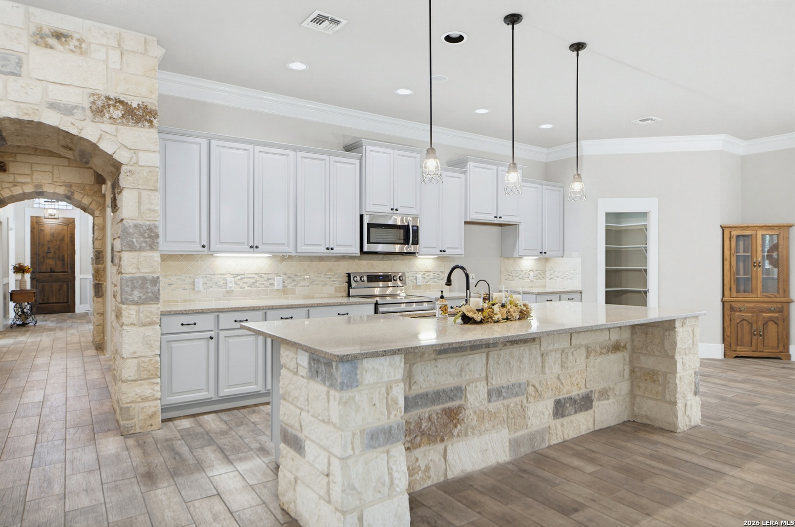 2407 Fm 1283 Pipe Creek TX 78063