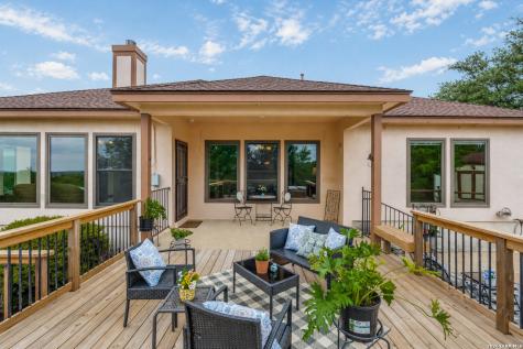 580 County Road 273 Mico TX 78056
