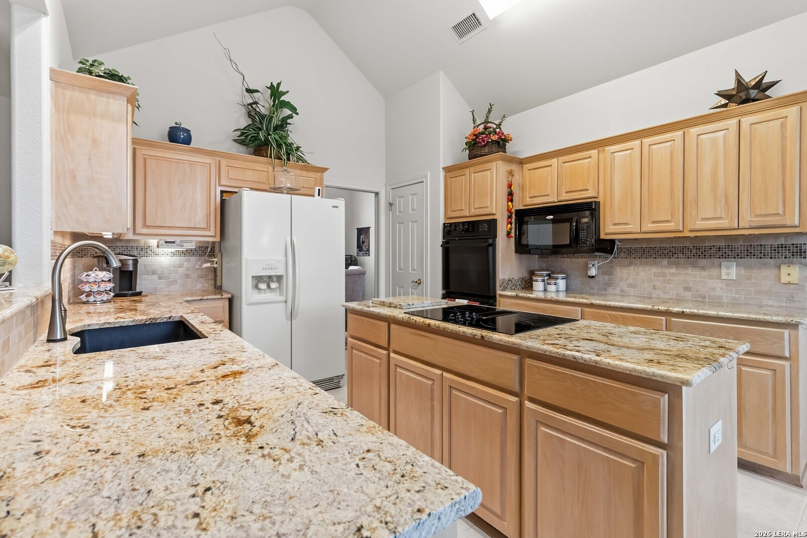 1427 Fawn Creek San Antonio TX 78248