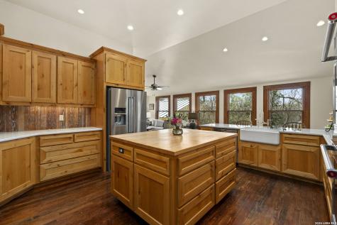 107 High Street Comfort TX 78013