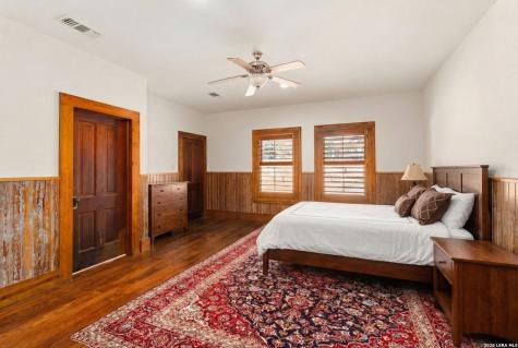 107 High Street Comfort TX 78013