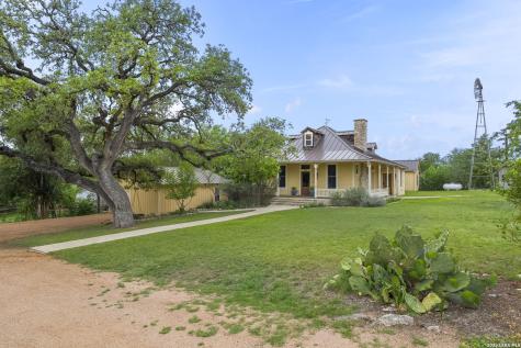 107 High Street Comfort TX 78013