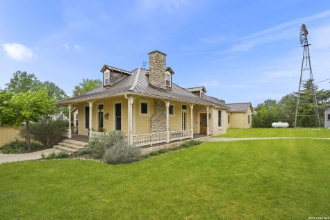 107 High Street Comfort TX 78013